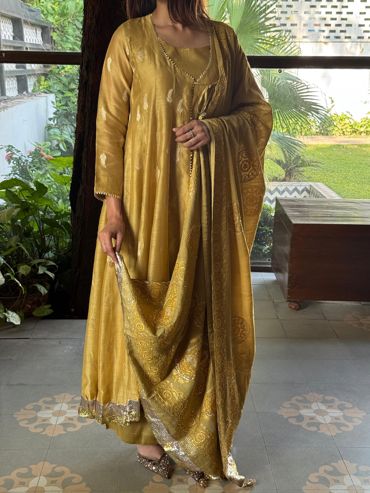 Zari Tissue Chikanakari Ari Heriloom Chikankari Dupatta Angarkha Set
